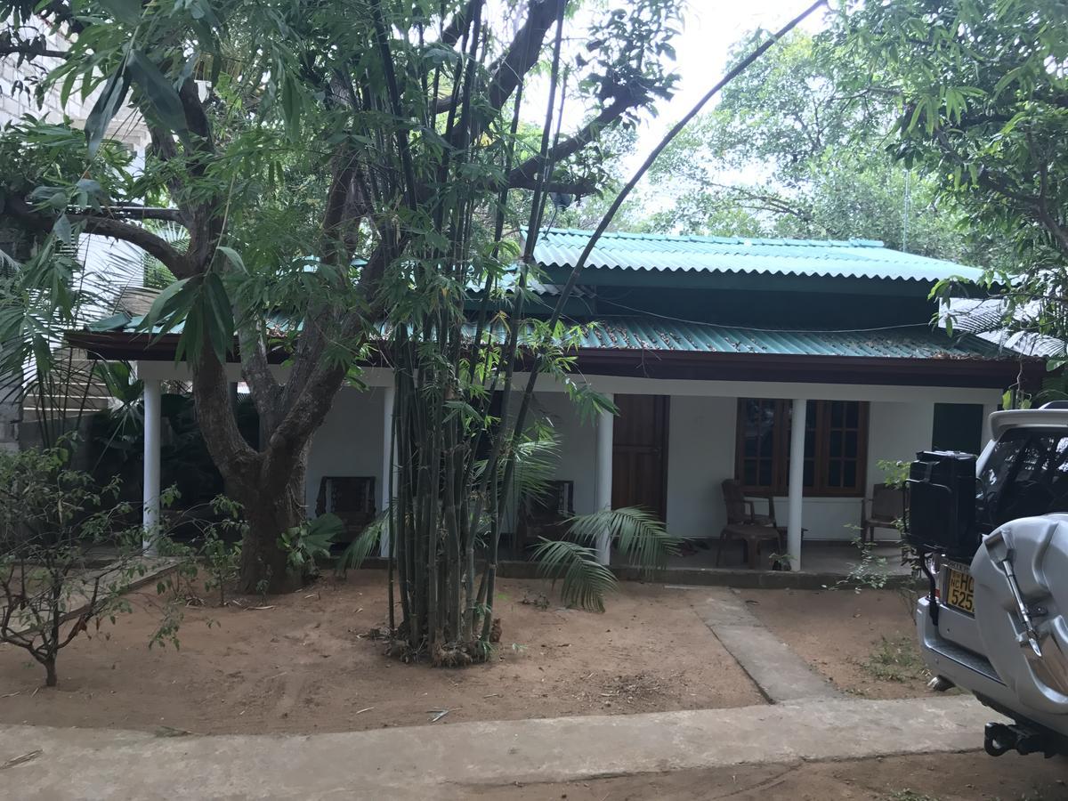 Deshani Holiday Inn Dambulla Ngoại thất bức ảnh
