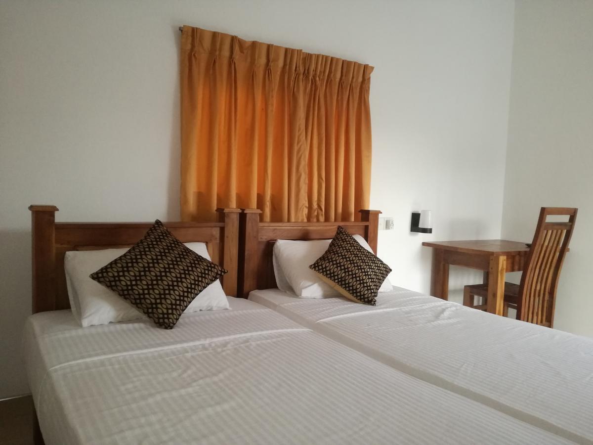 Deshani Holiday Inn Dambulla Ngoại thất bức ảnh