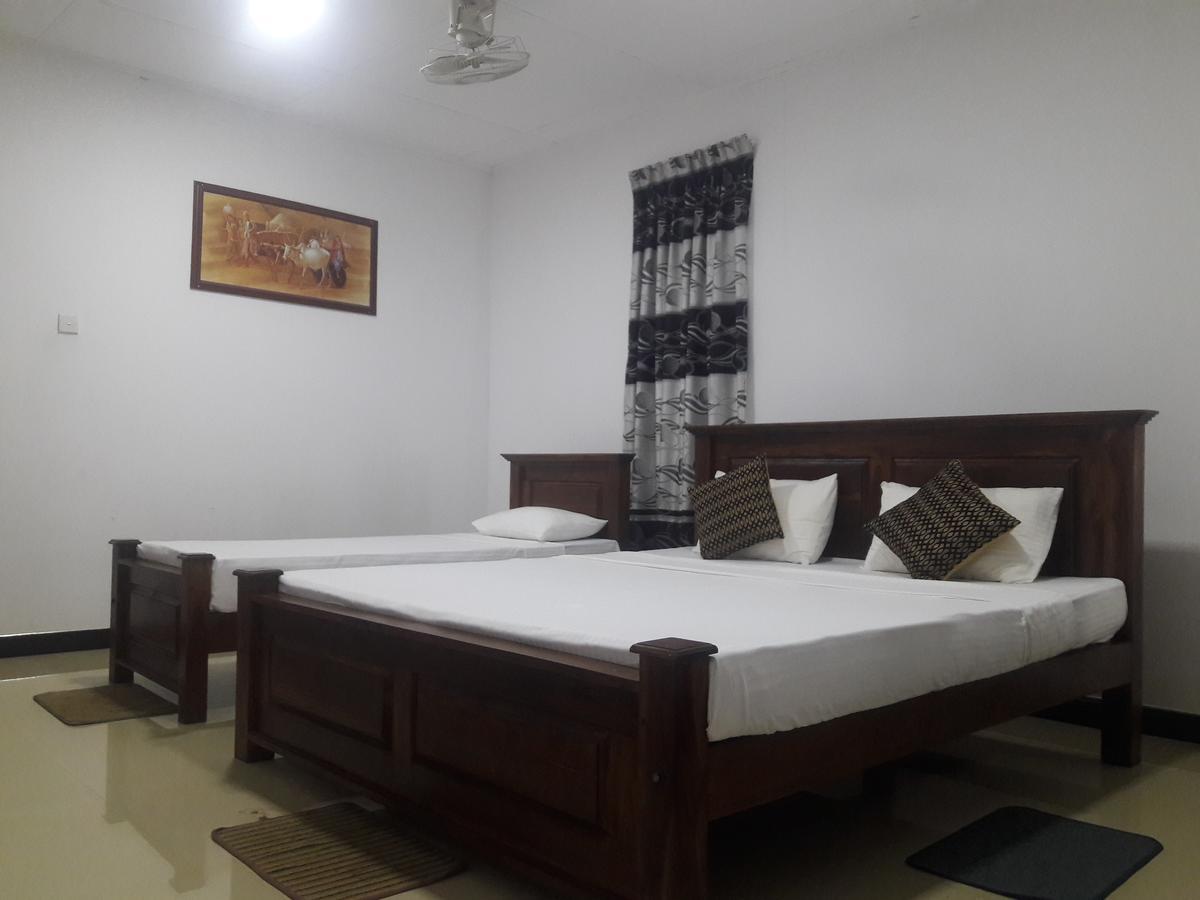 Deshani Holiday Inn Dambulla Ngoại thất bức ảnh