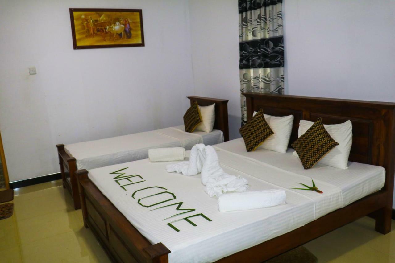 Deshani Holiday Inn Dambulla Ngoại thất bức ảnh