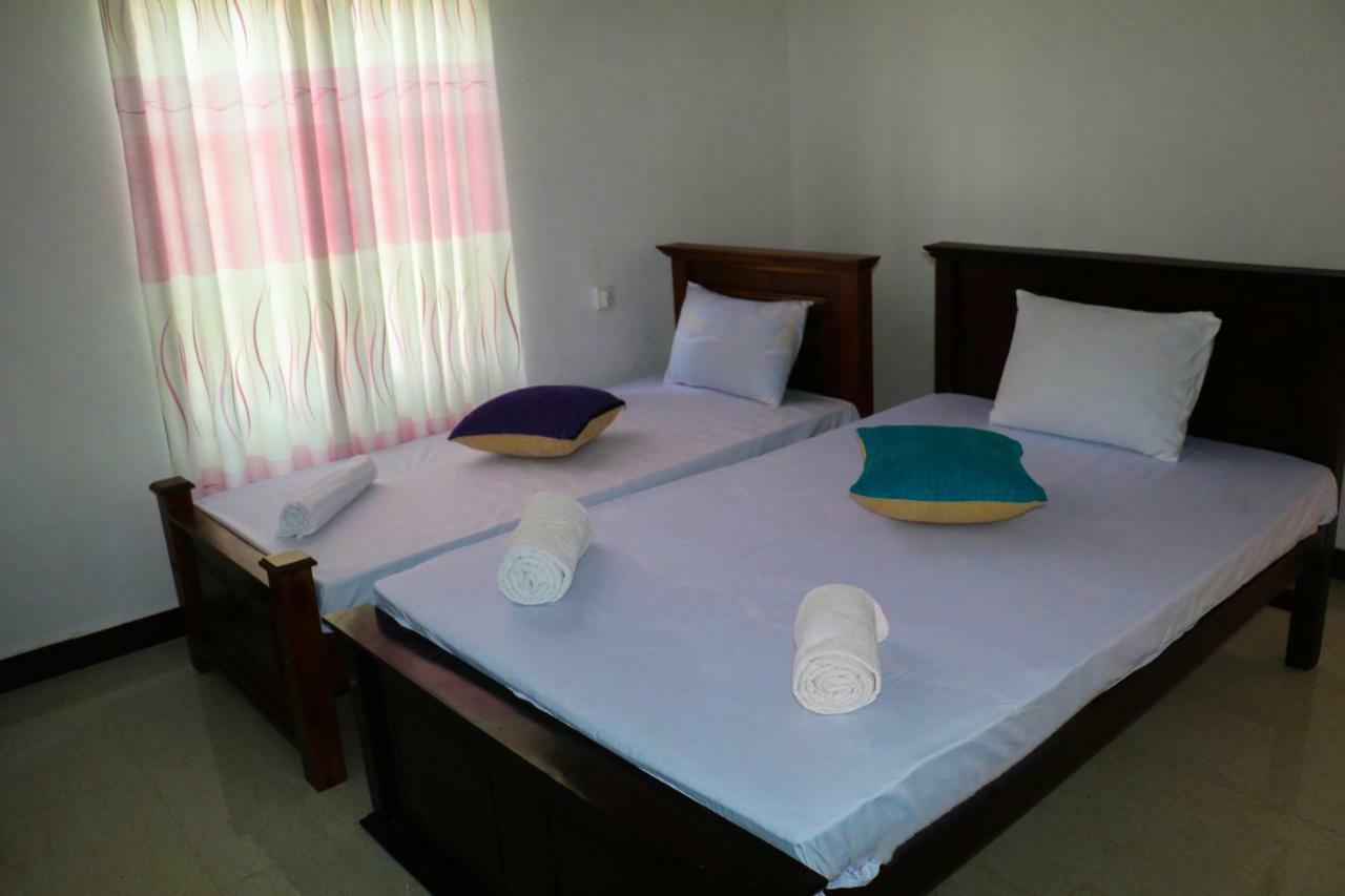 Deshani Holiday Inn Dambulla Ngoại thất bức ảnh